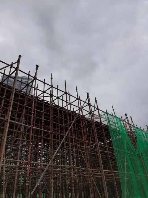 第二联碗扣式满堂脚手架需按方案及相关规范,标准要求搭建