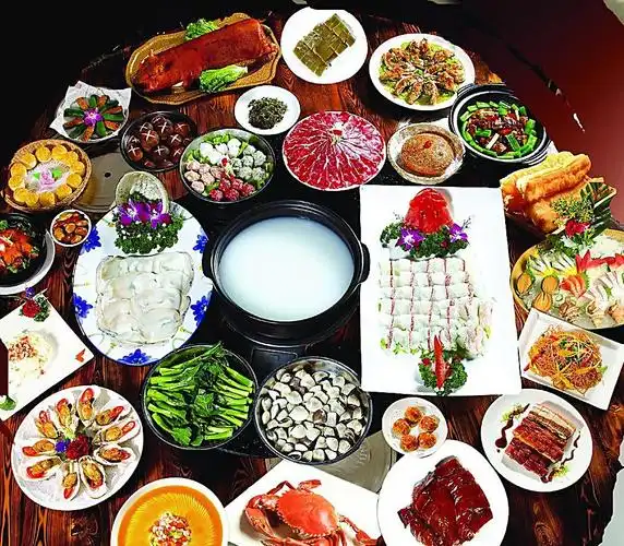 108道菜吃三天,如雷贯耳的满汉全席究竟有些什么菜?