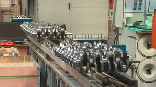 在天润曲轴有限公司生产车间,一条条智能化数字化的全自动生产线,一台