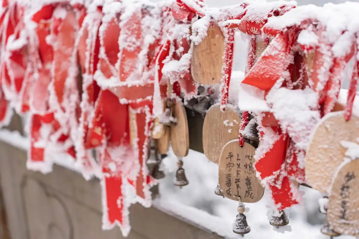 冬季冰与火的童话,一起到重庆金佛山滑雪去.