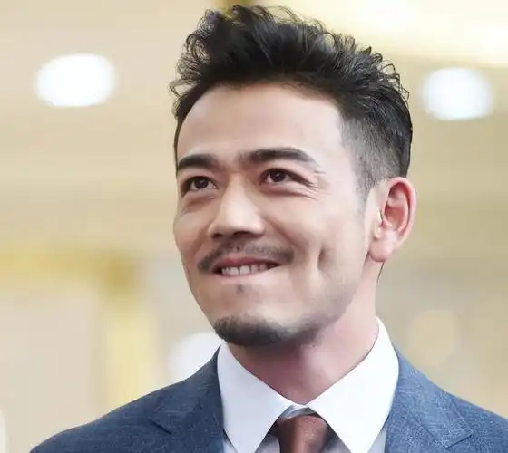 回顾杨烁从顶级男神到受人唾弃他是如何走向堕落的