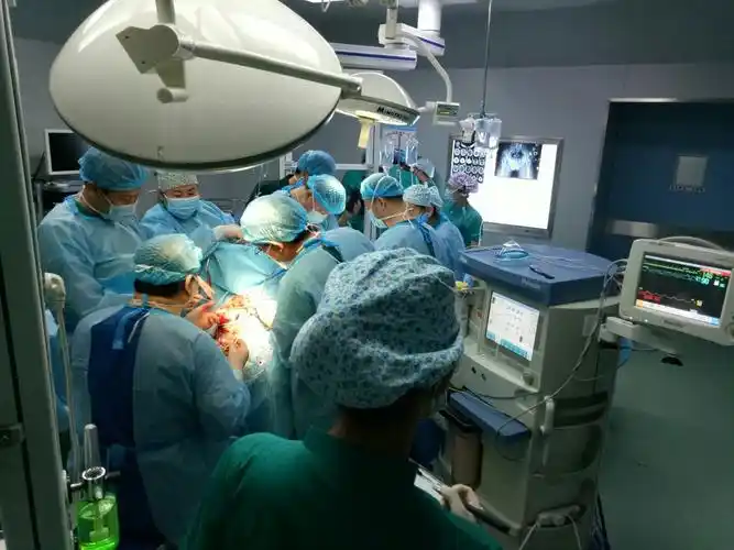 生死时速—时间与生命赛跑 —— 6.29批量伤员手术室大抢救记实