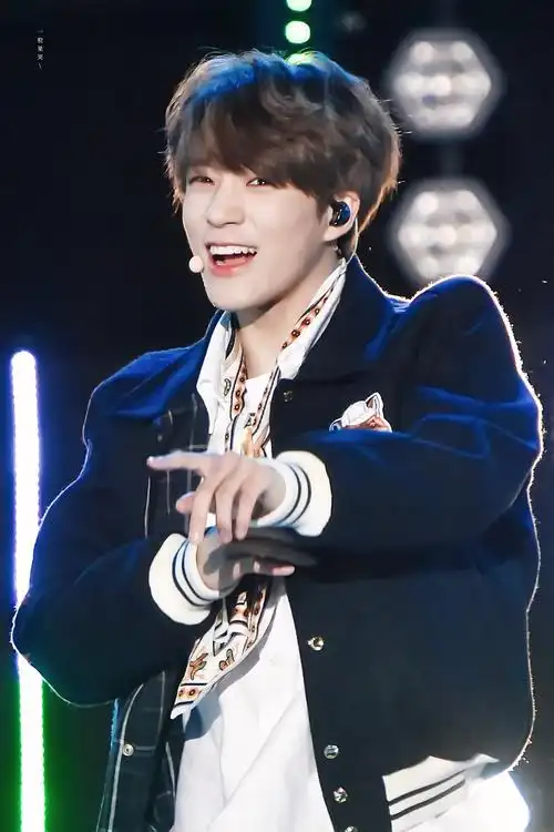 有没有nct李帝努jeno好看的图啊?