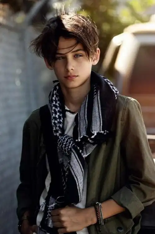 他被封为"世界最帅"!看完照片后,网友:这谁顶得住啊