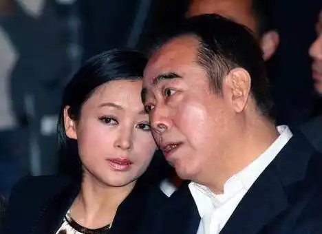 当导演的好处之一,换媳妇方便,找媳妇简单_冯小刚_张艺谋_姜文