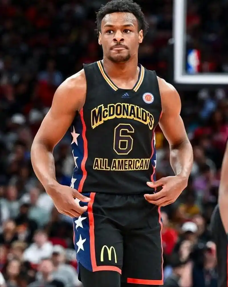 勒布朗·詹姆斯的儿子,布朗尼·詹姆斯的目的地已经确定.