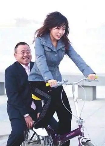 女儿长的漂亮嫁入豪门,谁料4岁外孙却和他长的很像,佩服基因