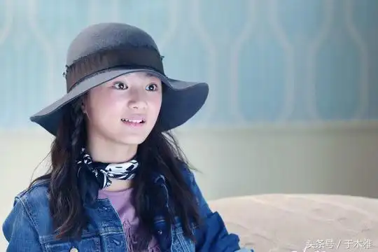 在原先的三个天女之上,又加上了新的天女——芮闪苗钟真苗钟真出生于