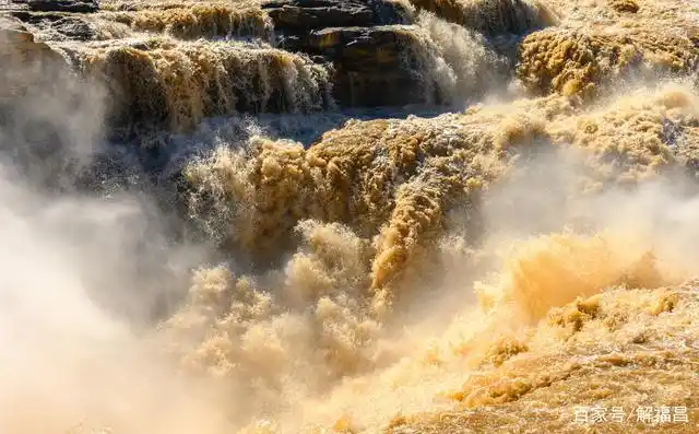 奔流不息的黄河.