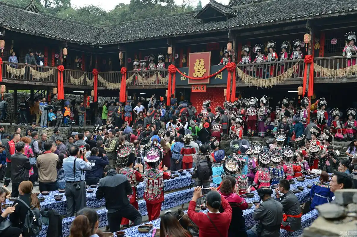 贵州铜仁上演苗族民俗婚礼