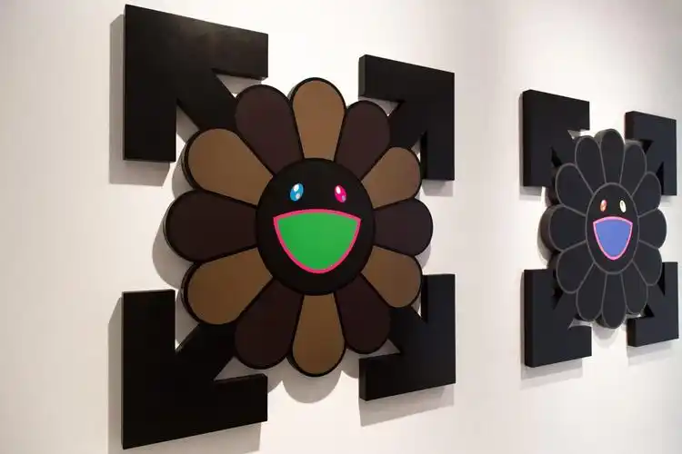 抢不到off-white x 村上隆tee?双方联名艺术展总不能再错过了吧!