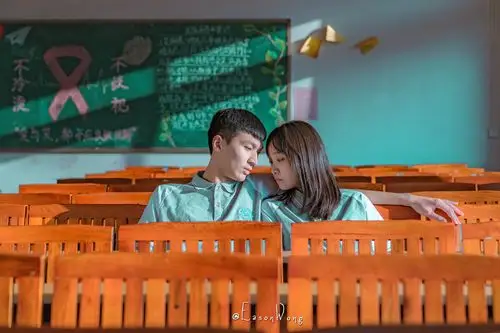 年少时你在校园暗恋的那个女同学而今过的怎么样了