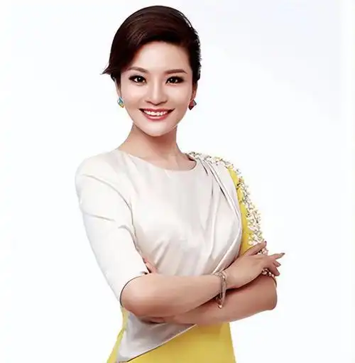 回顾孟盛楠:从兰州走出的央视美女主持人,男友在雾中迷路了|综艺|央视