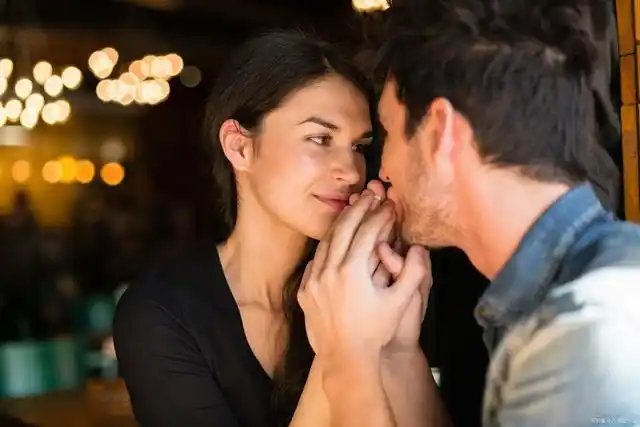 男人遇到真爱时会是什么样子?爱你这件事他永远都保持最大的诚意