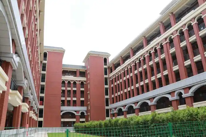 广东华侨中学国际课程学校环境