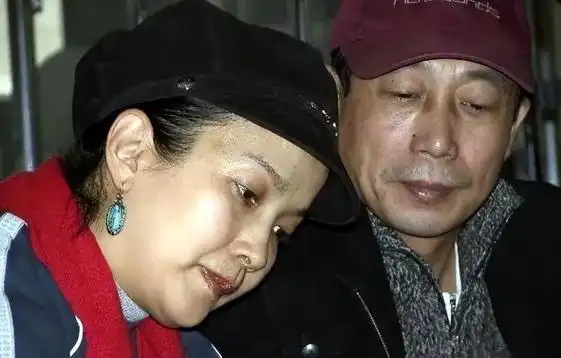 孙海英称好想回国被曝和吕丽萍国外捡垃圾曾言论不当被骂