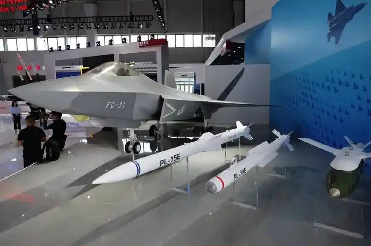 原创新一代霹雳15导弹对于解放军来说到底有多么重要