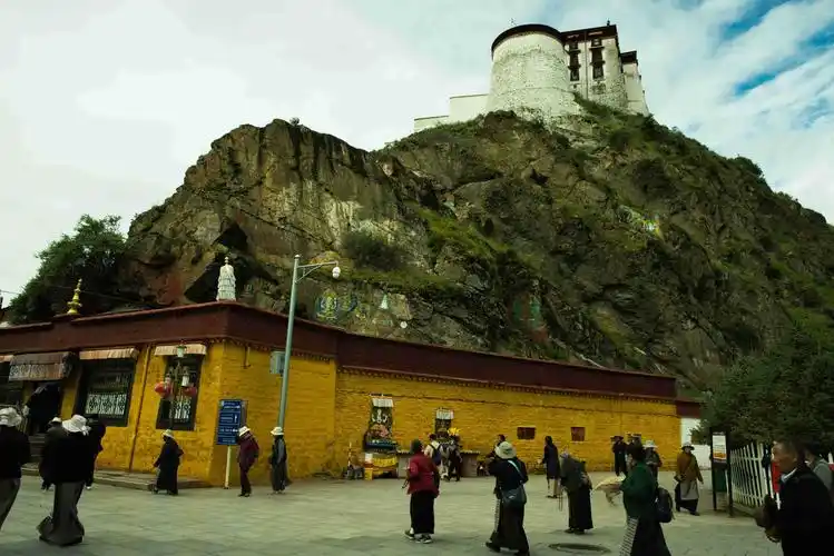 七旬老人游西藏:看看拉萨新面貌