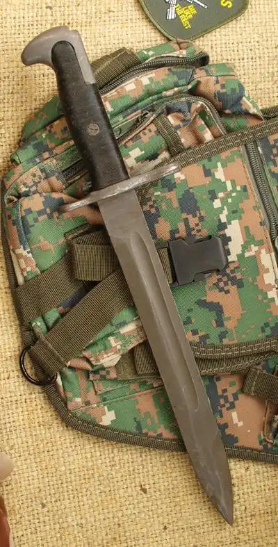 荷兰m1刺刀,特种高碳 硬度:60 类型:军刀