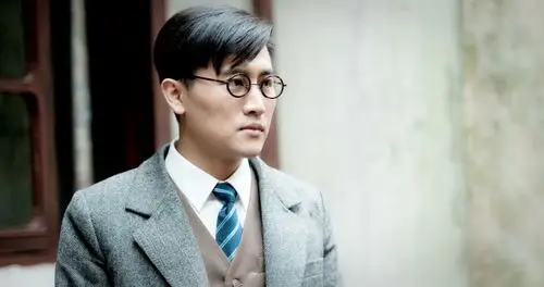 曹盾执导,演员李小冉,王耀庆,付辛博,宋允皓等领衔主演的电视剧《毕业