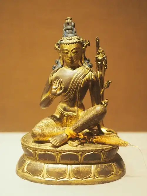 吐蕃分治时期铜镀金虚空藏菩萨像首都博物馆藏