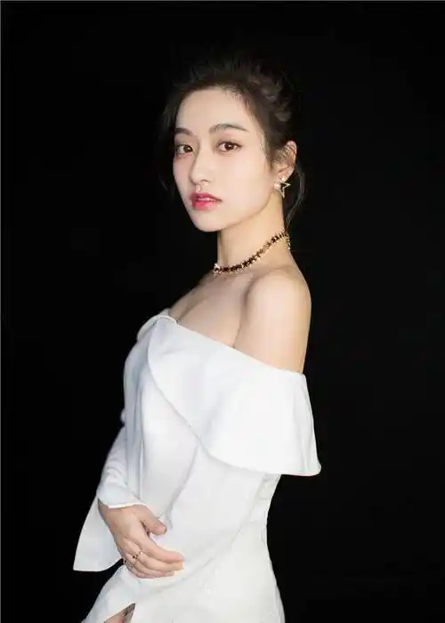 "锦心似玉"中饰演琥珀,"三生三世"中饰演橘诺,她就是孙雪宁