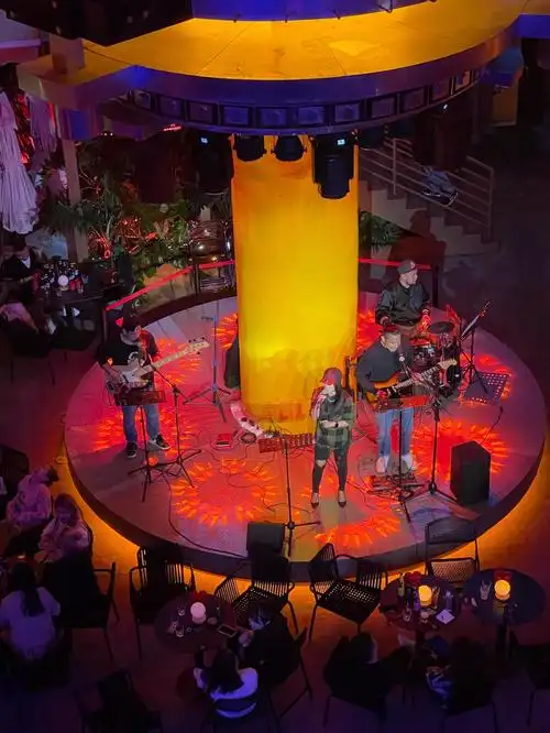 让我们一起去长沙酌界酒吧浪一浪吧