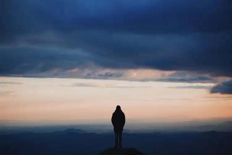 有哪些好看且有深意的手机壁纸? - 知乎