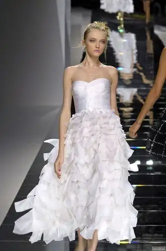 礼服精灵vlada(清晰美图,持续更新) - 礼服,婚纱 - 穿针引线服装论坛