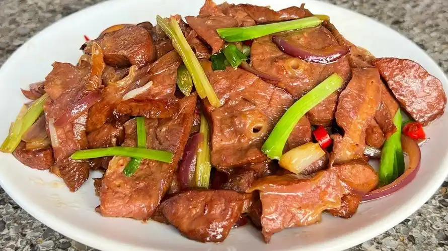 干煸猪肺的做法出锅软嫩干香够锅气带点微辣开胃又下饭