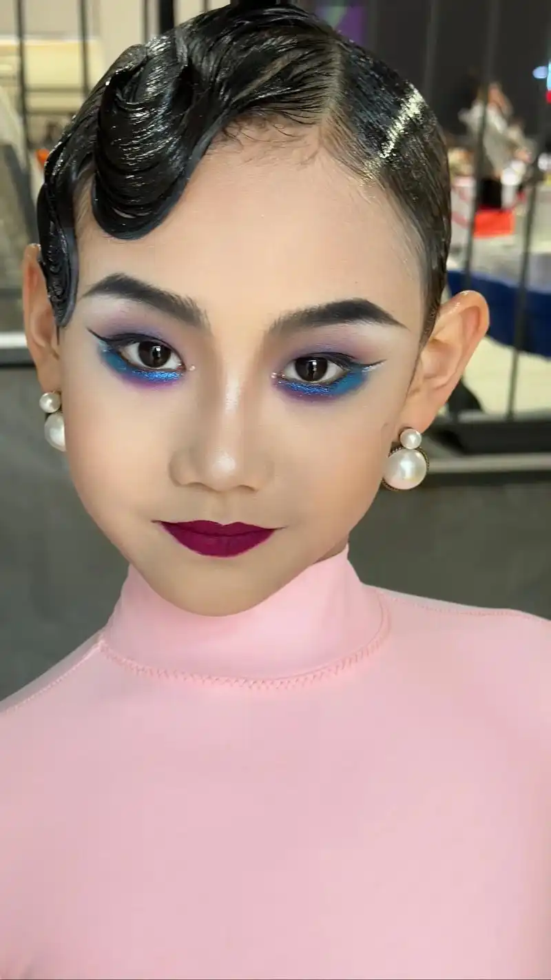 淄博风帆舞蹈25届艺考招生中 @莱索兔儿童彩妆-95拉丁舞系 @滕州