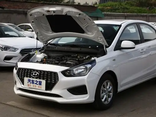 北京现代 瑞纳 2020款 1.4l 手动焕彩天窗版 车厢座椅