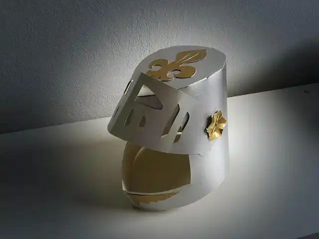 用纸板diy帅气的头盔——手工小课堂