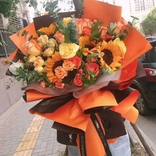 这些只是比较常见的鲜花,而代表爱情的鲜花远远不止这些,比如桔梗花