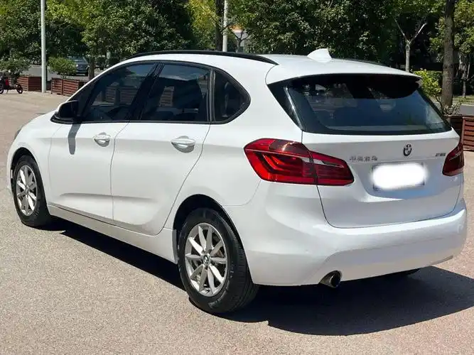 17年宝马2系旅行车 218i 时尚型,喜欢可谈