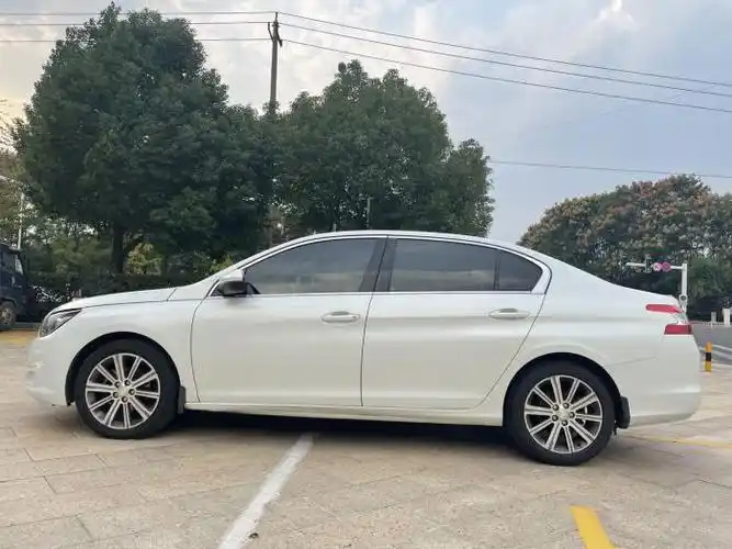 特价中太阳东风标致408自动挡18高配b级车型2015年6月上牌7万公里天窗