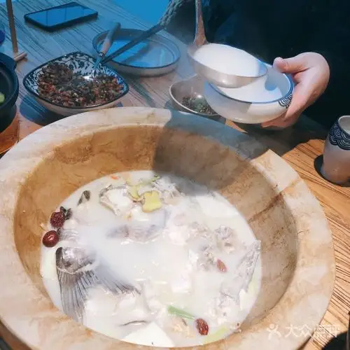 云南铜锅鱼·滇大池蒸汽石锅鱼