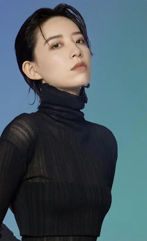 盘点李斯丹妮2020年登上封面的实体杂志