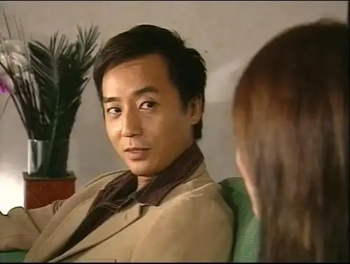 53岁"殷梨亭"莫家尧,出道多年未红,只能回家继承财产