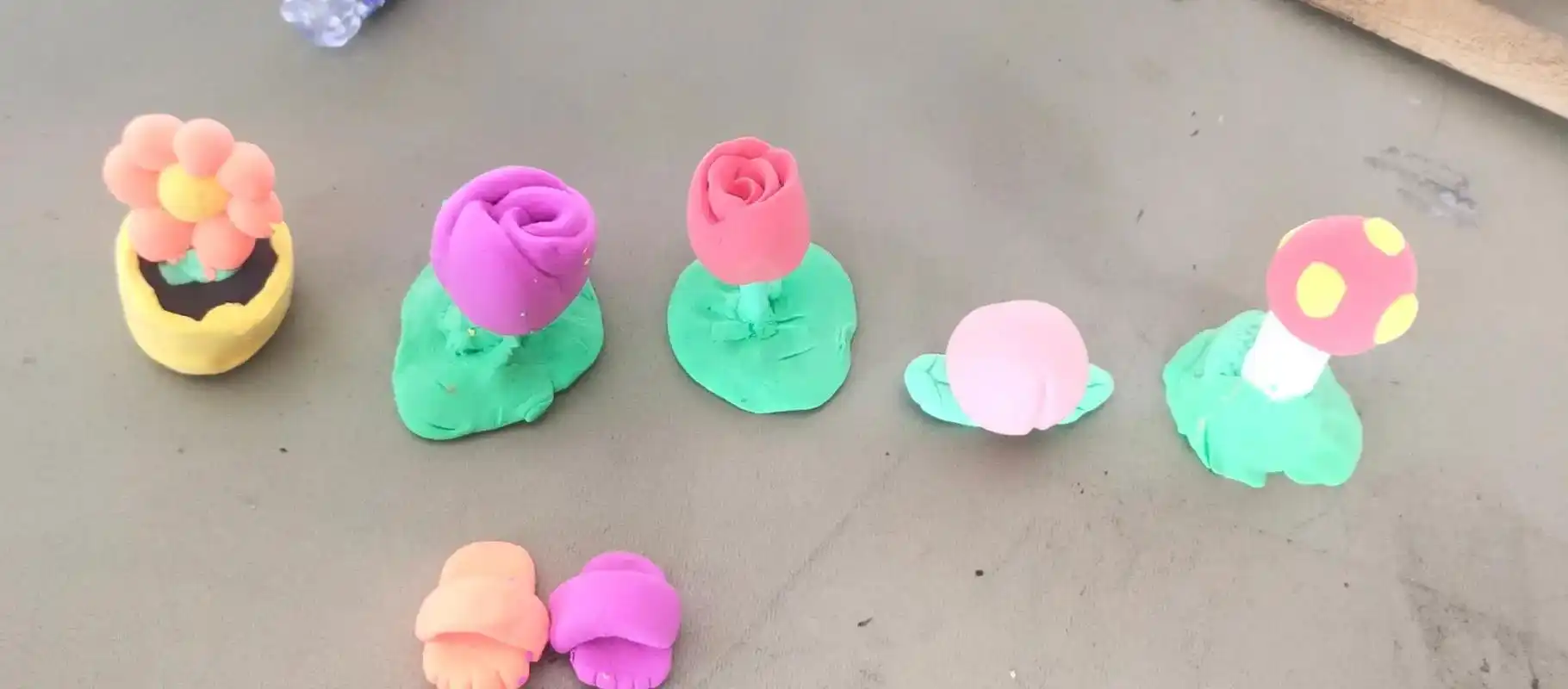 小孩子在家的手工,玫瑰花桃子花朵拖鞋蘑菇.#彩泥手工 #小孩 - 抖音