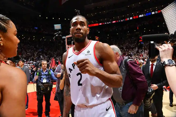 北京时间5月13日,凭借科怀-伦纳德的压哨绝杀,多伦多猛龙在东部半决赛