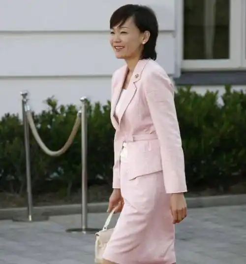 安倍昭惠:开酒馆闹绯闻,不生孩子不理婆婆,首相丈夫敢怒不敢言_场合
