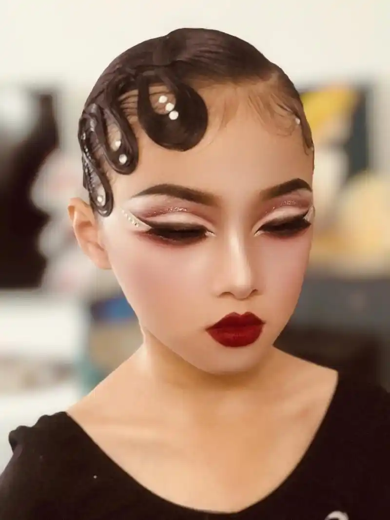 拉丁舞妆面,媚92不行不行的!今天的小闺女真冷96#化妆造型分享