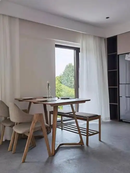 小户型民宿装修淡雅宁静原木休闲风