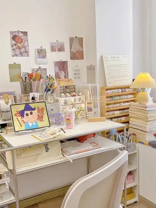 新书桌布置完第一次出镜分享少女心书桌