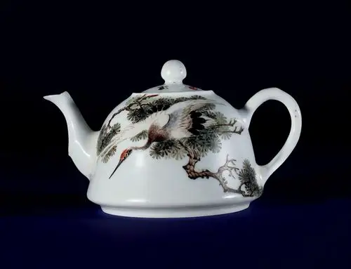 民国 刘雨岑 粉彩松鹤纹茶壶
