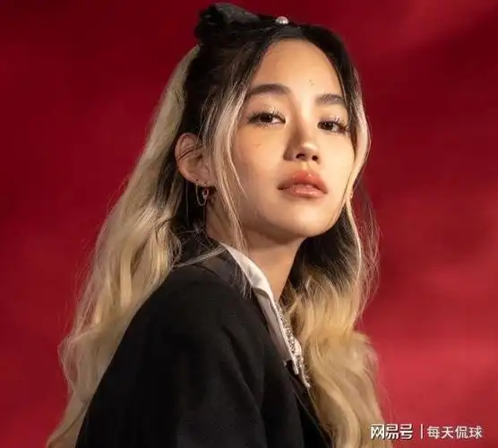 剧集改编自泰国的真人真事,讲述不断转校的神秘女生nanno揭露校园内的