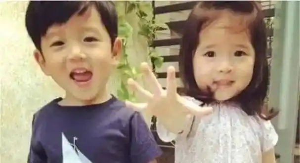 宋小宝,拜师赵本山,一婚是搭档,二婚女粉丝,生双胞胎令人羡慕_霍晓红