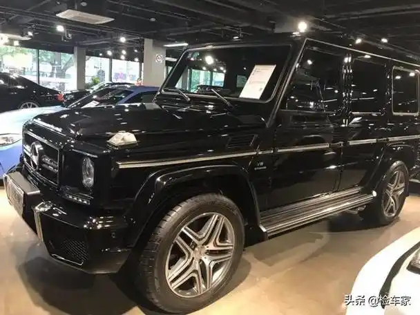 大奔g63多少钱一台,接近300万的奔驰大g,4.0t v8绝非浪得虚名,够大气!