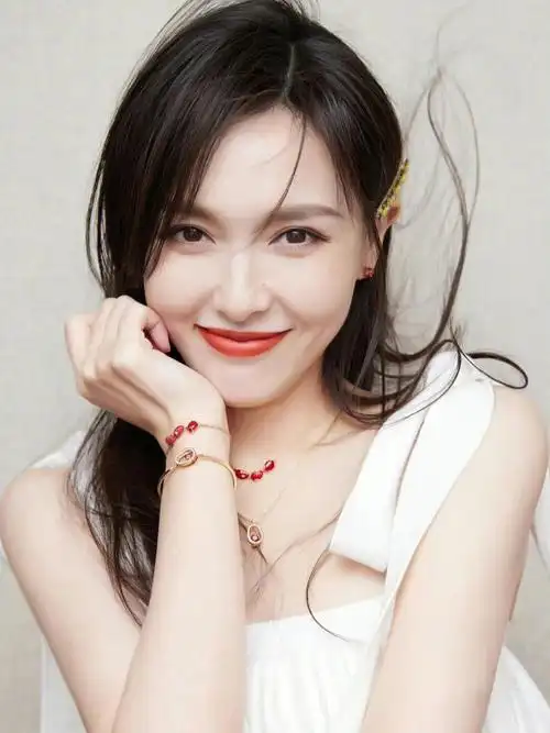 唐嫣最新营业照,大美女速速进组